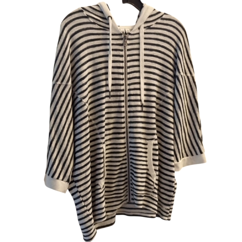 🌸 Cable & Gauge Black and White Striped Hoodie